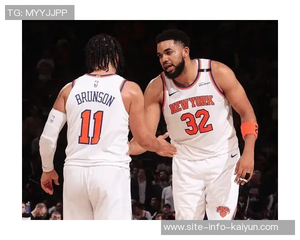 三队交易设想独行侠尼克斯篮网互换浓眉与唐斯新篇章